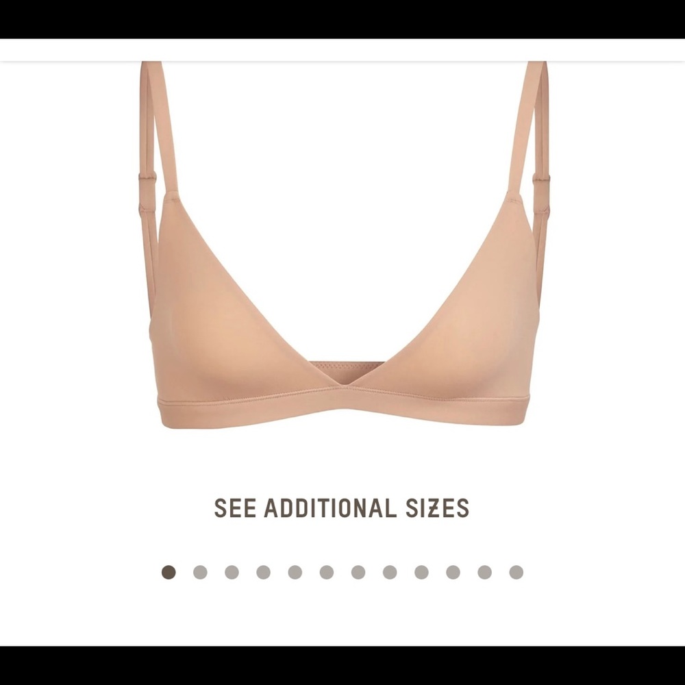 SKIMS FITS EVERYBODY TRIANGLE BRALETTE
